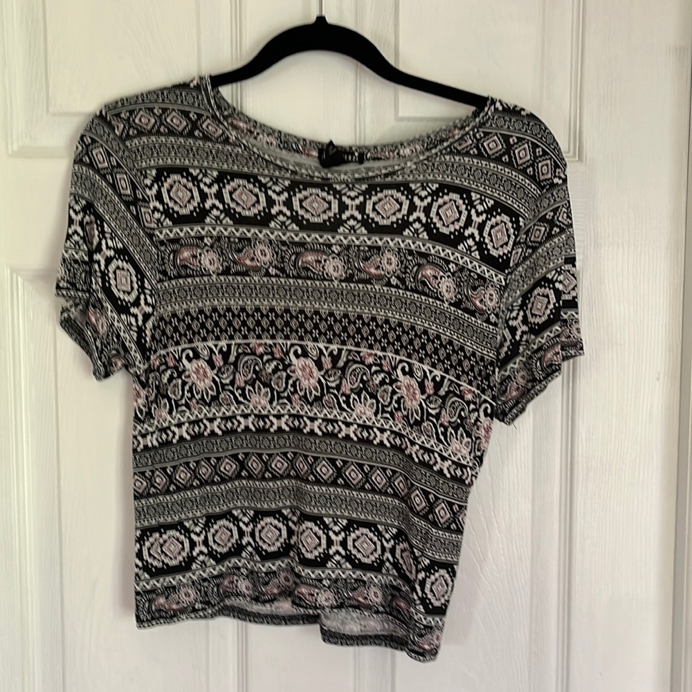 Forever 21 soft midriff shirt. Good condition